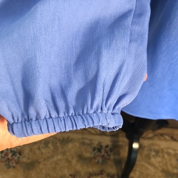 Ann Taylor Petite Sky Blue Smocked Neckline Off Shoulder Long Sleeve Blouse S/MP - Picture 5 of 9